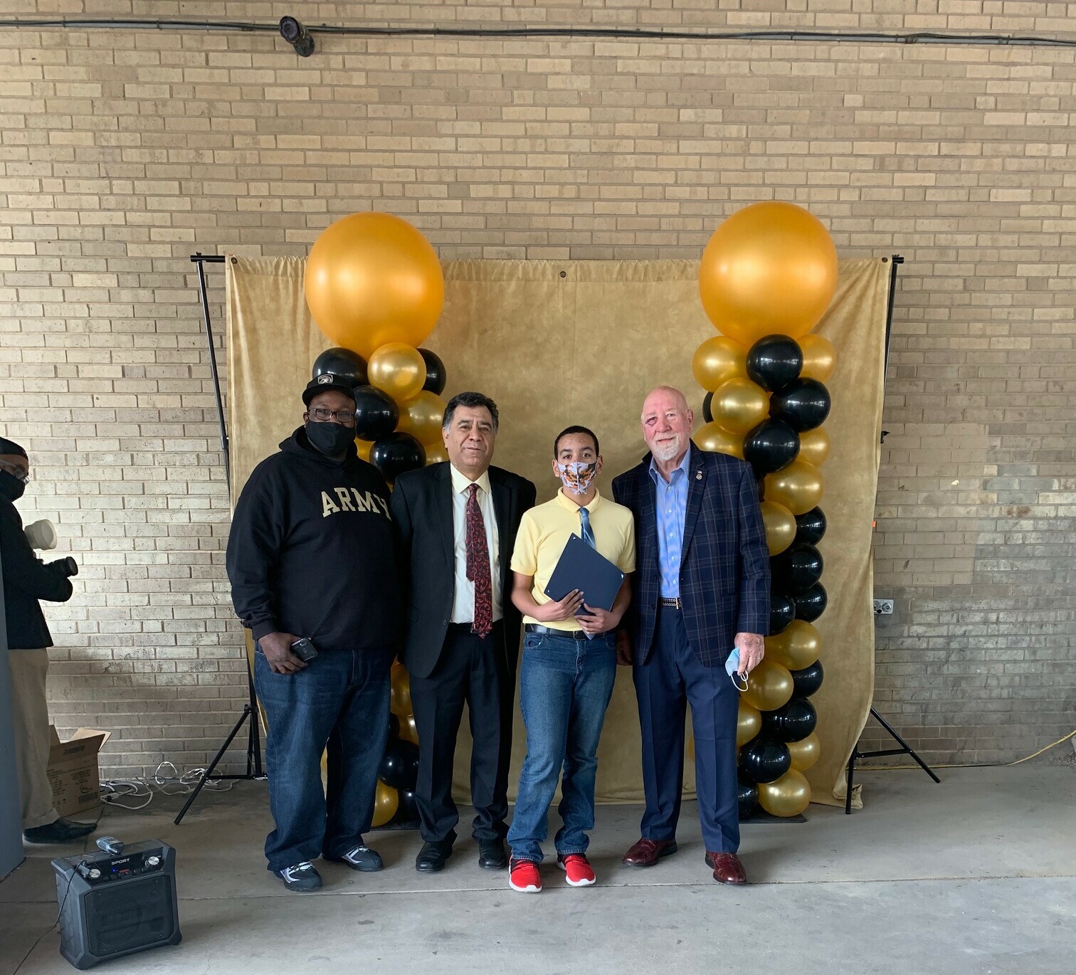 Past President Bob Kocher presented the St Louis Rotary 8th Grade Award 2021 to Keisean Robinson @ Yeatman School on 5/14/21